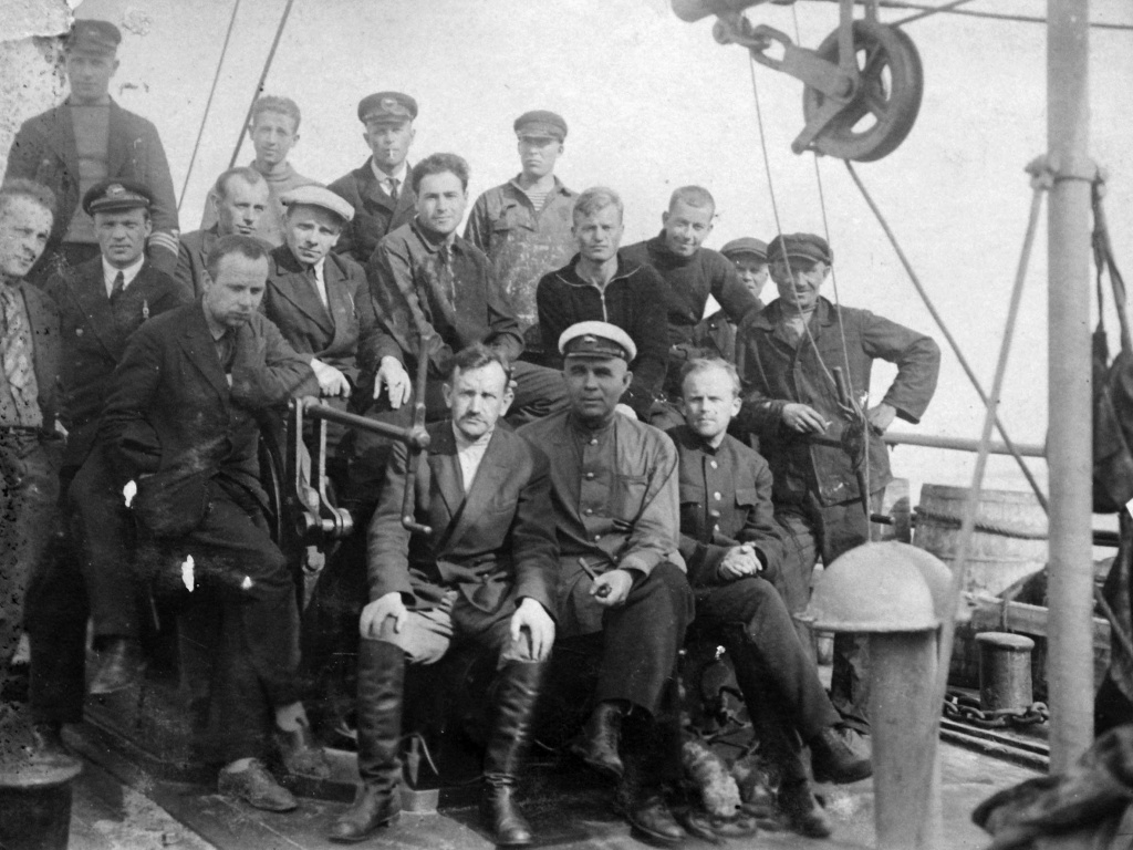 Группа зимовщиков 1934 г..jpg